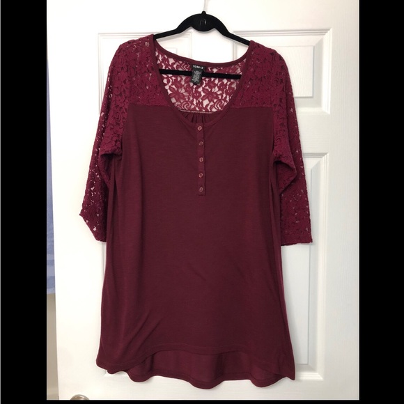Torrid Lace Longsleeve - Picture 1 of 5